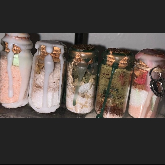 The green money spell jar - Picture 5 of 5